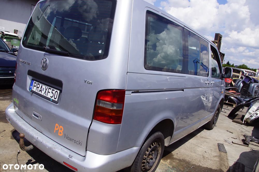 Auto na części 692324777 transporter T5 caravelle 1.9 TDI AXB skrzynia FJL lakier la7w ćwiartka drzwi zderzak maska lampa silnik skrzynia wtryskiwacz felga amortyzator fotele skup aut złomowanie kasacja szrot złomowisko skup aut - 8