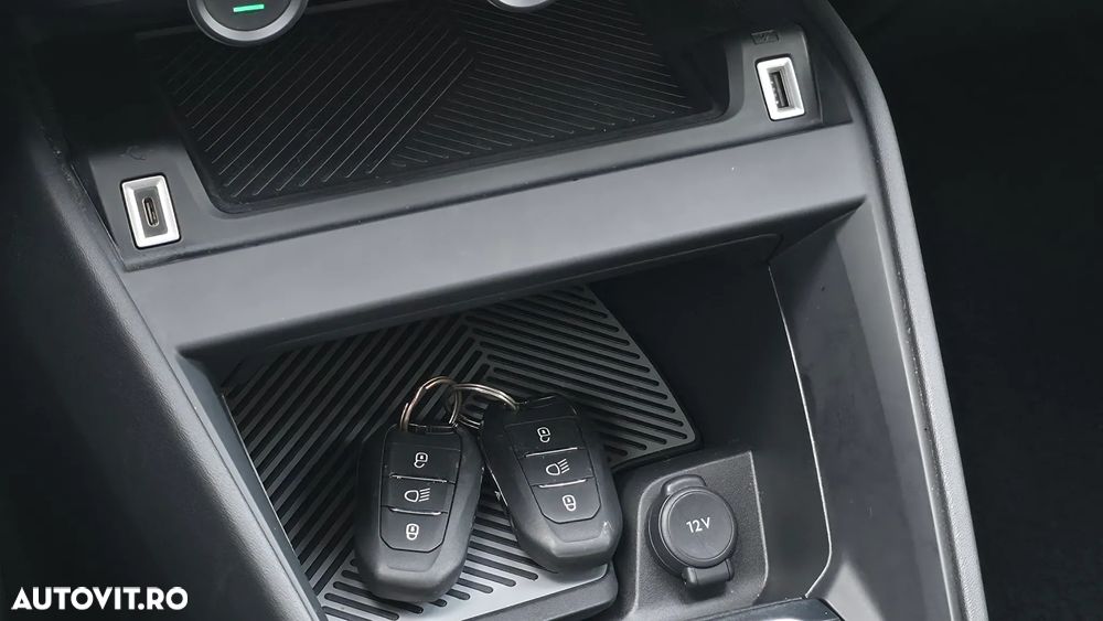 Citroën C4 PureTech 130 Stop&Start EAT8 SHINE - 36