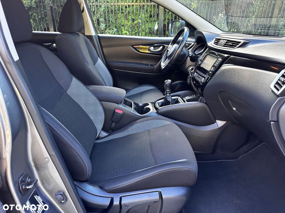 Nissan Qashqai 1.2 DIG-T N-Vision - 28
