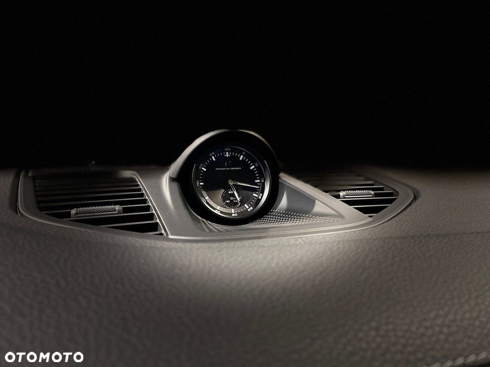 Porsche Panamera - 23