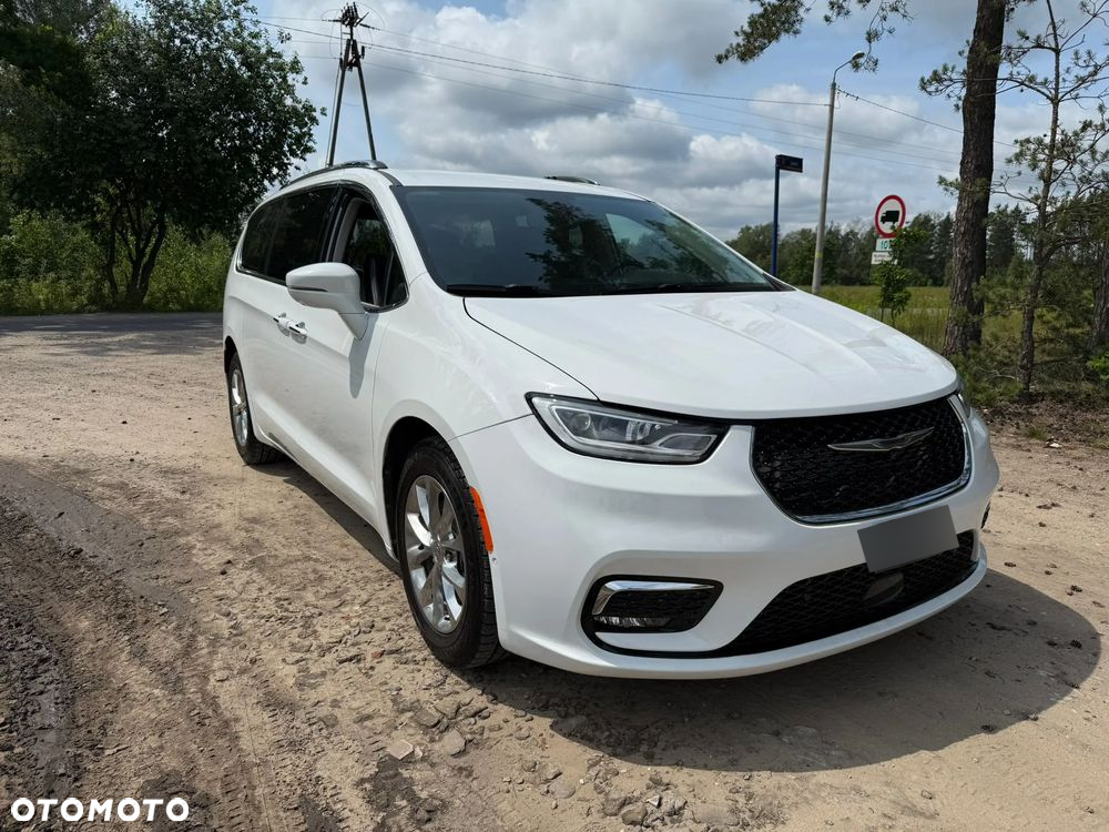 Chrysler Pacifica - 5