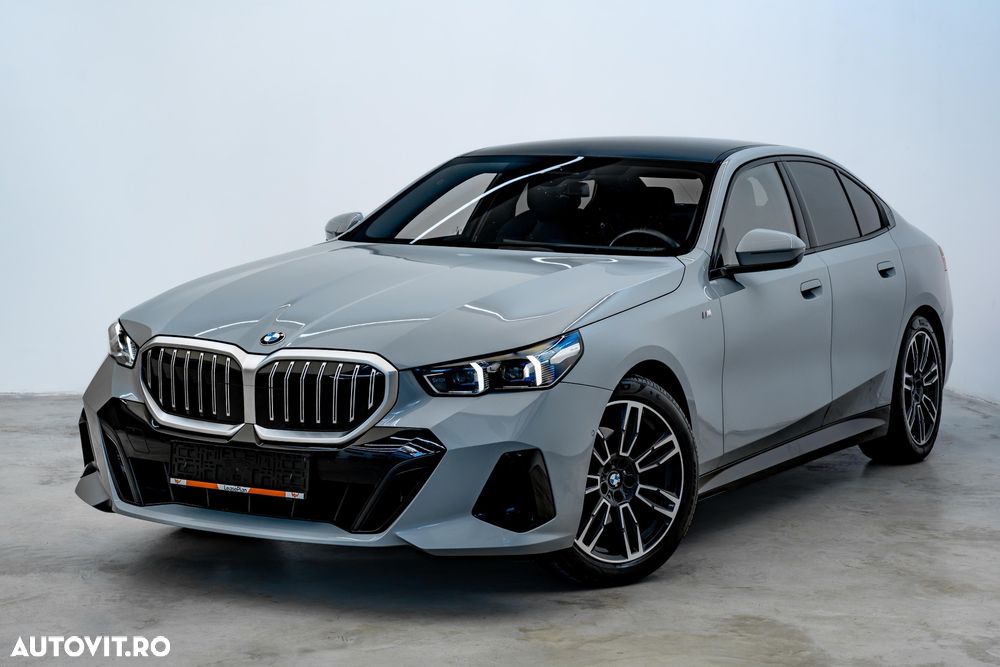 BMW Seria 5 520i AT MHEV - 38