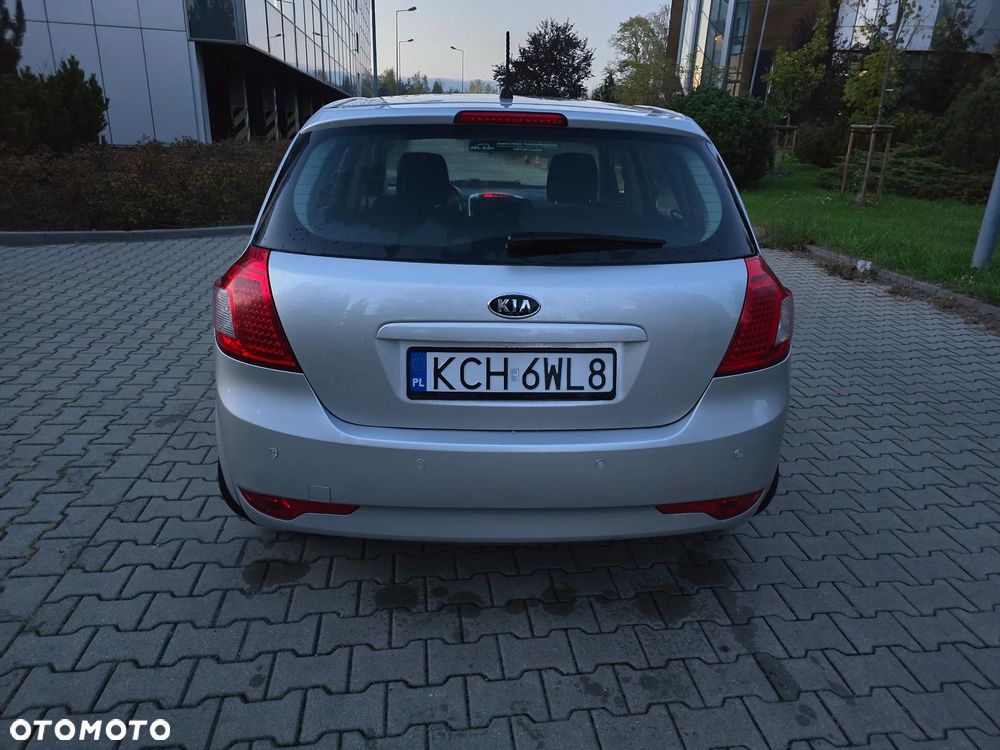 Kia Ceed 2011 photo 5