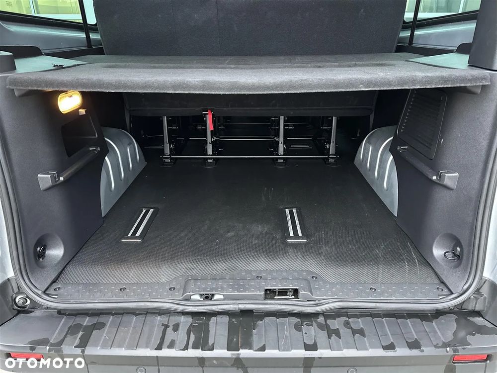 Renault Trafic 2.0 dCi EDC - 11