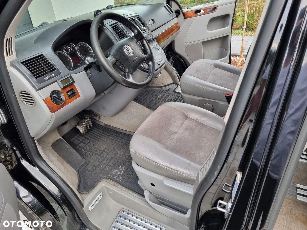 Volkswagen Multivan - 26