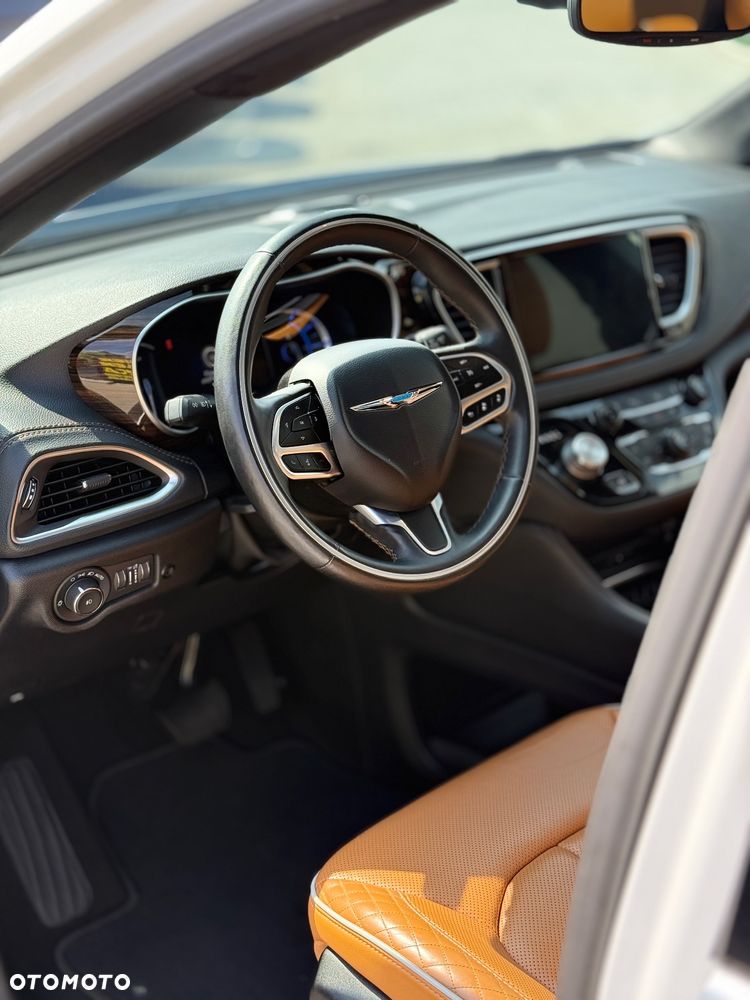 Chrysler Pacifica - 19