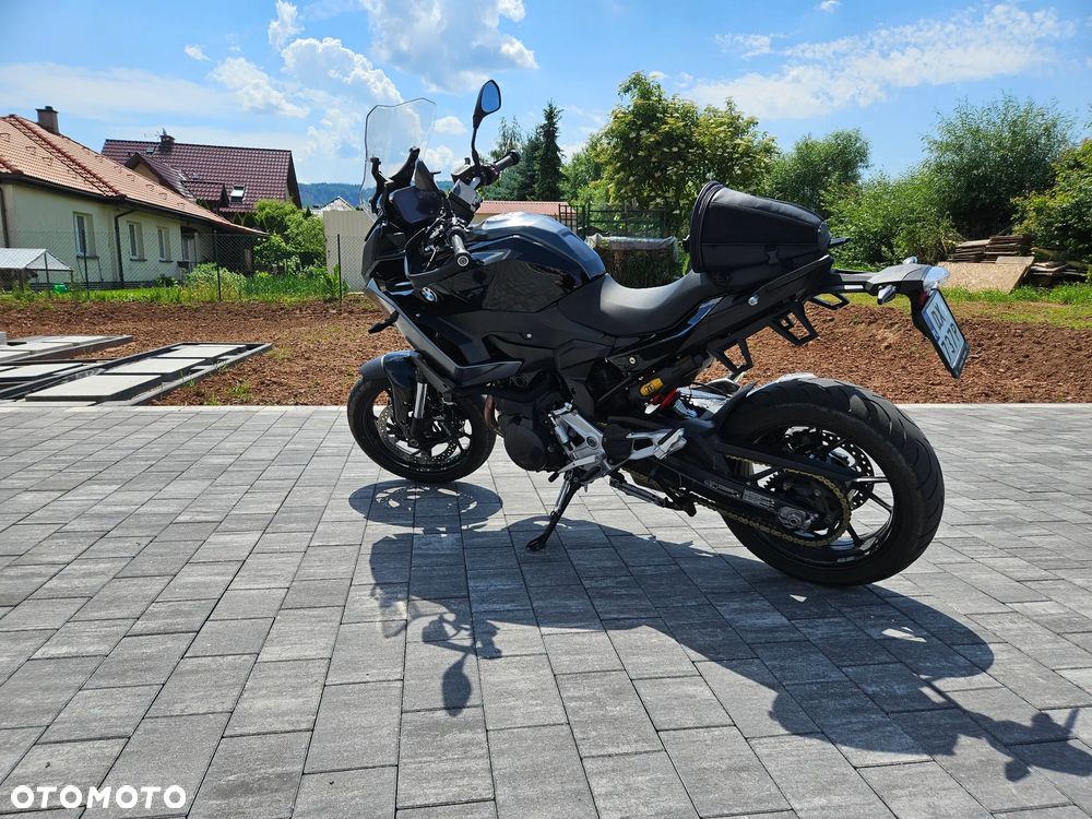 BMW F - 2