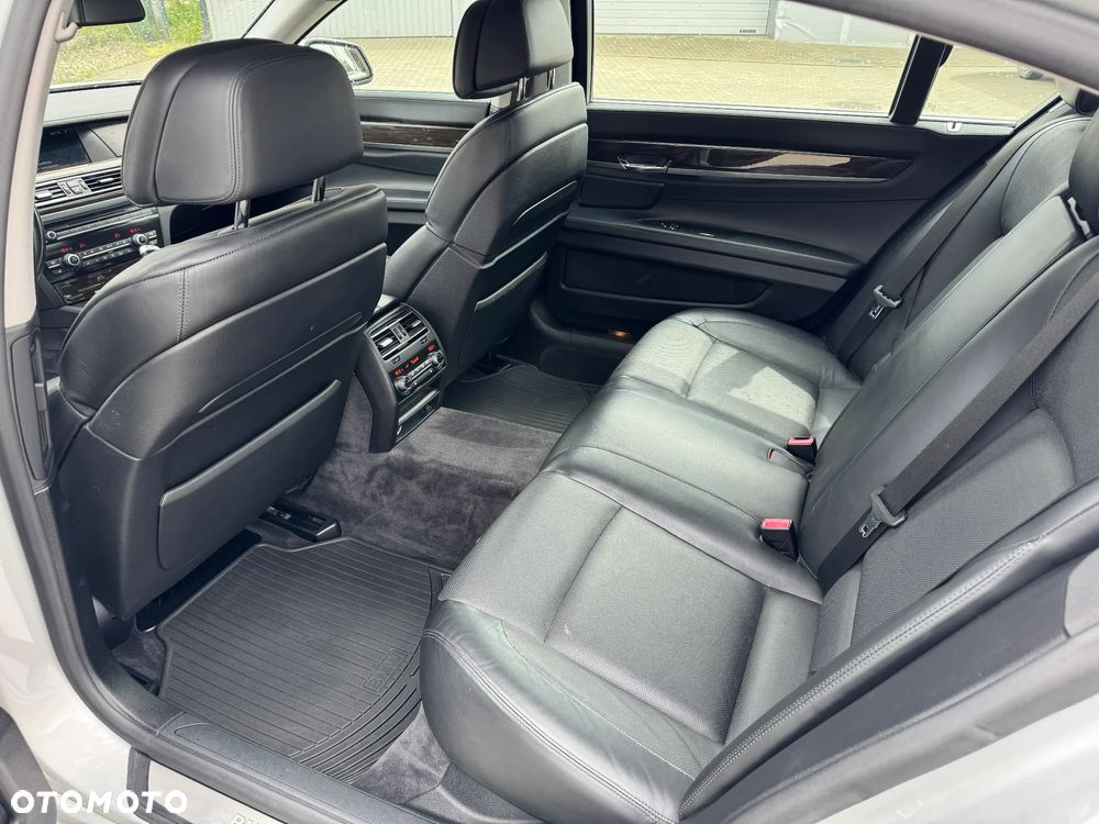 BMW Seria 7 750Li - 19