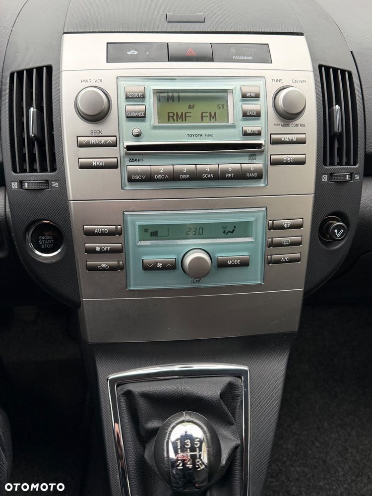 Toyota Corolla Verso 1.8 Team - 27