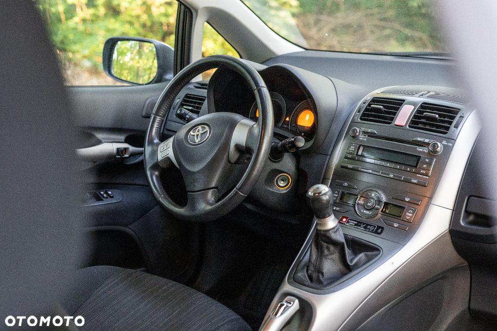 Toyota Auris - 10