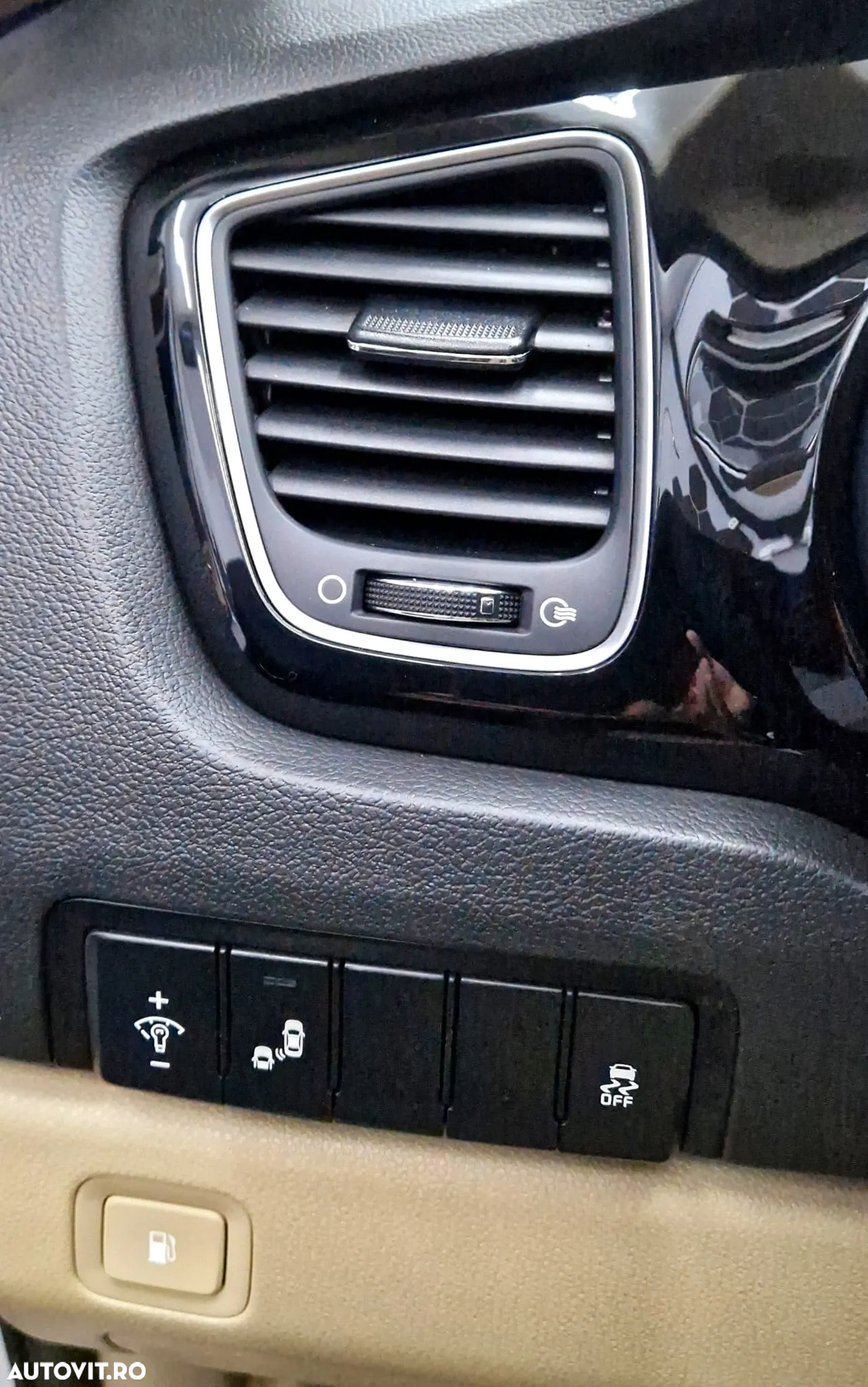 Kia Carnival - 20