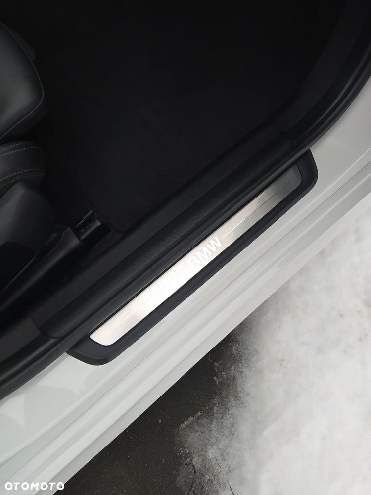 BMW Seria 3 330i Sport Line - 18