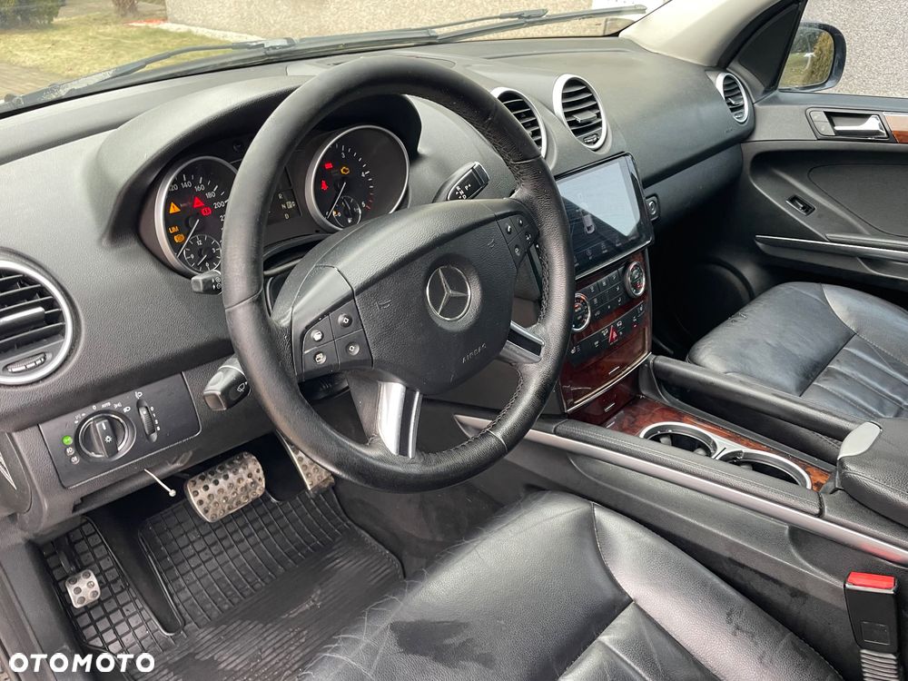 Mercedes-Benz ML - 32