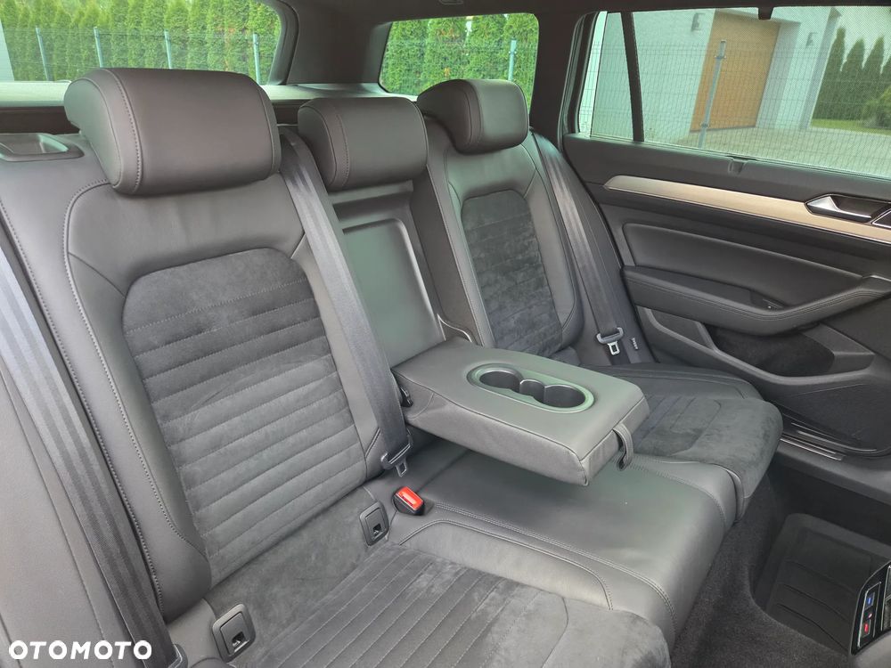 Volkswagen Passat Variant 2.0 TDI SCR DSG Highline - 28