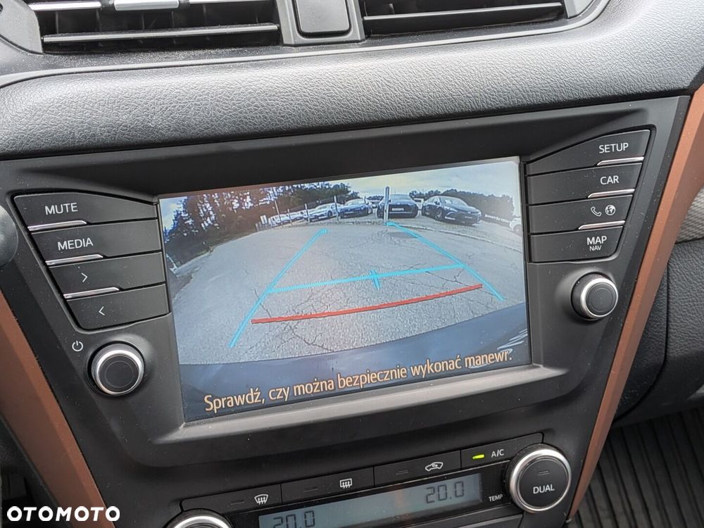 Toyota Avensis 2.0 Premium MS - 24