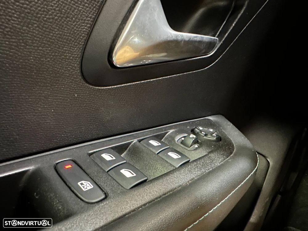 Peugeot 208 1.2 PureTech Allure Pack - 37