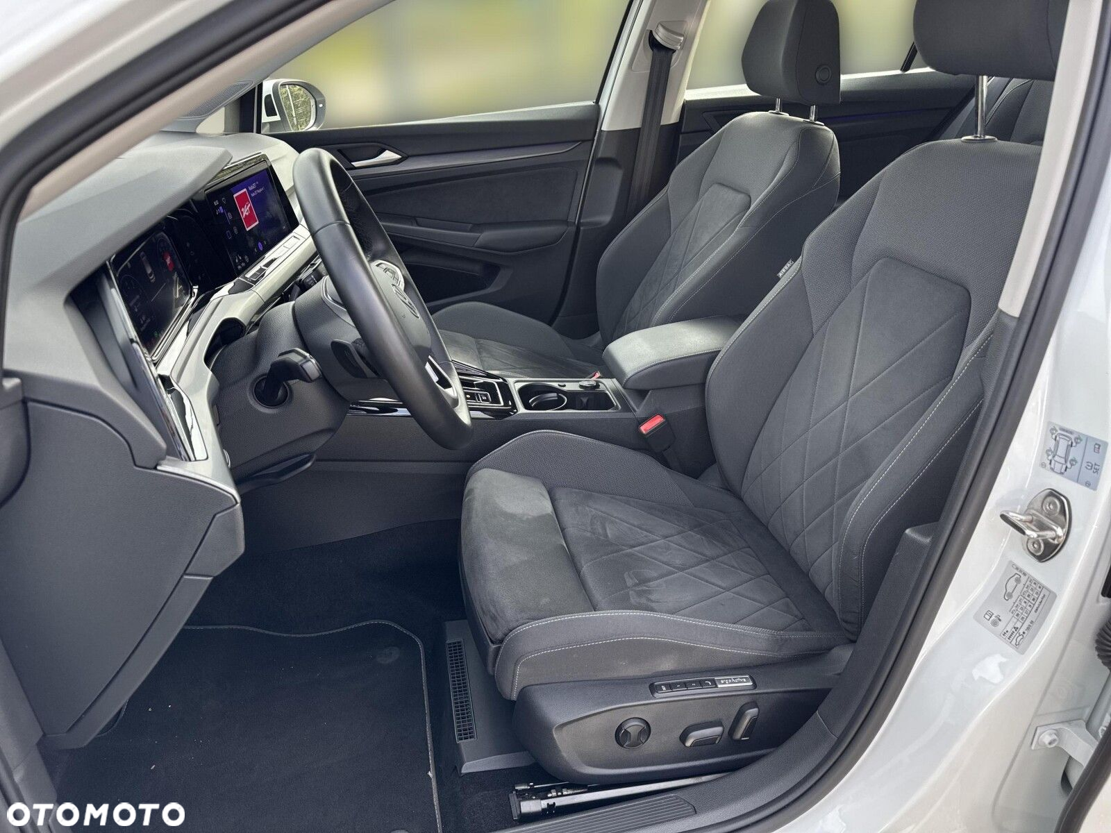 Volkswagen Golf - 11