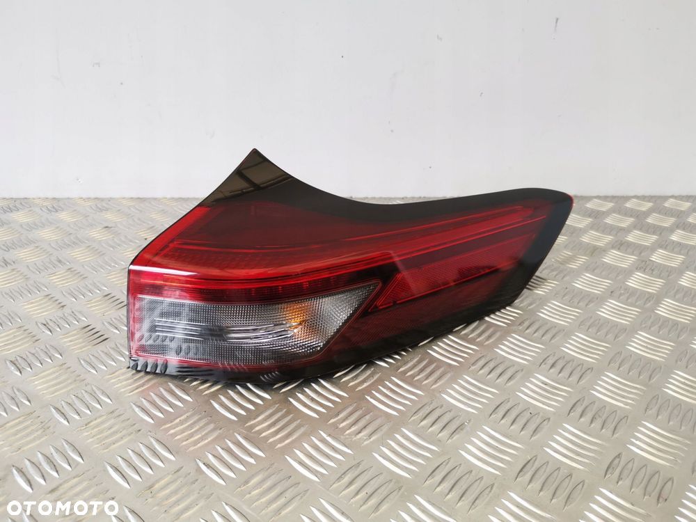 NISSAN ROGUE X-TRAIL T33 23R LAMPA TYL TYLNA PRAWA USA