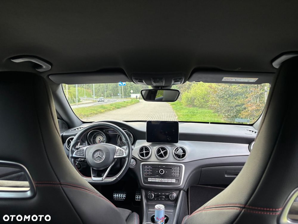 Mercedes-Benz CLA 200 7G-DCT AMG Line - 9
