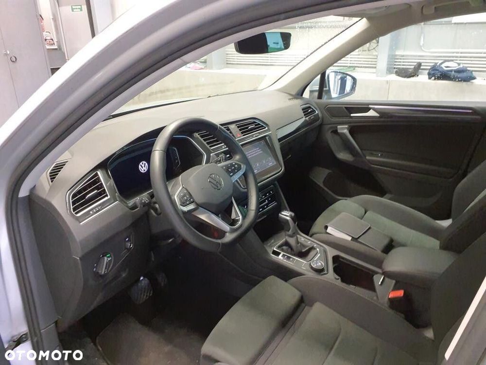 Volkswagen Tiguan - 5