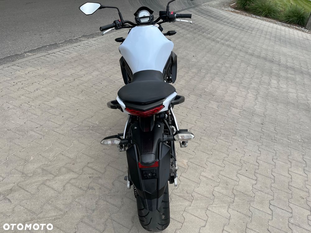 Kawasaki ER - 4