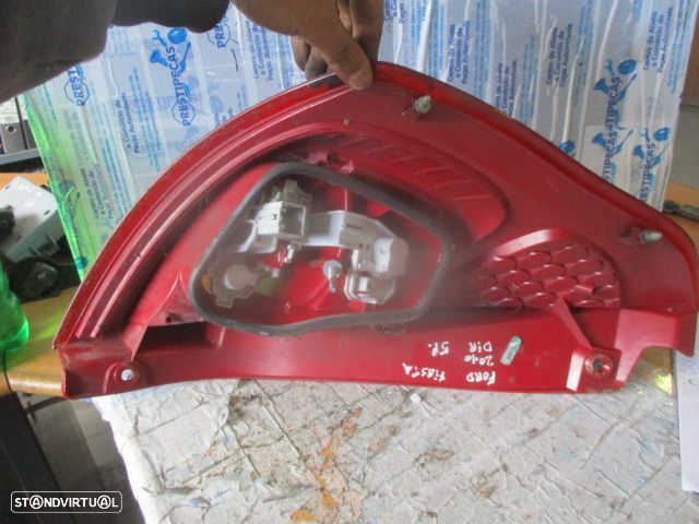 Farol Tras 8A6113404A FORD FIESTA 6 2012 1.4 TDCI 71CV 3P BRANCO DRT ORIGINAL FORD FIESTA 4 FASE 1 2009 1.4TDCI 70CV 5P PRETO DRT ORIGINAL FORD FIESTA 6  2010 1.4TDCI 70CV 5P BRANCO DRT ORIGINAL - 3