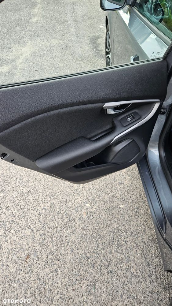 Volvo V40 - 24