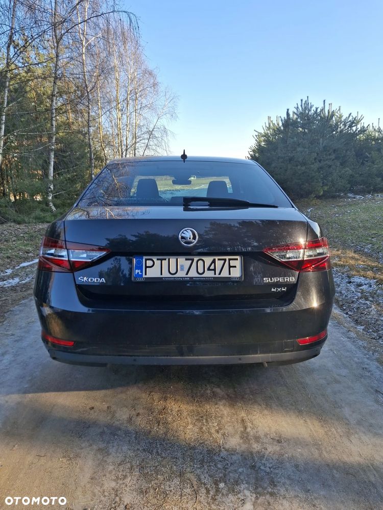 Skoda Superb 2.0 TDI 4x4 Style DSG - 4