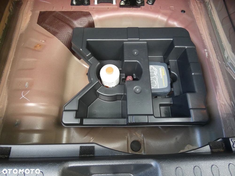 Nissan Juke 1.6 Tekna S&S - 28