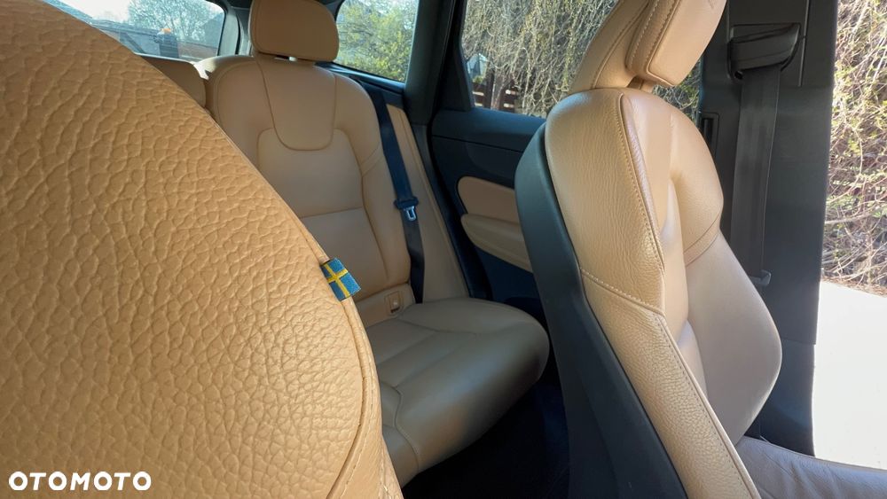 Volvo XC 60 B4 D AWD Inscription - 25