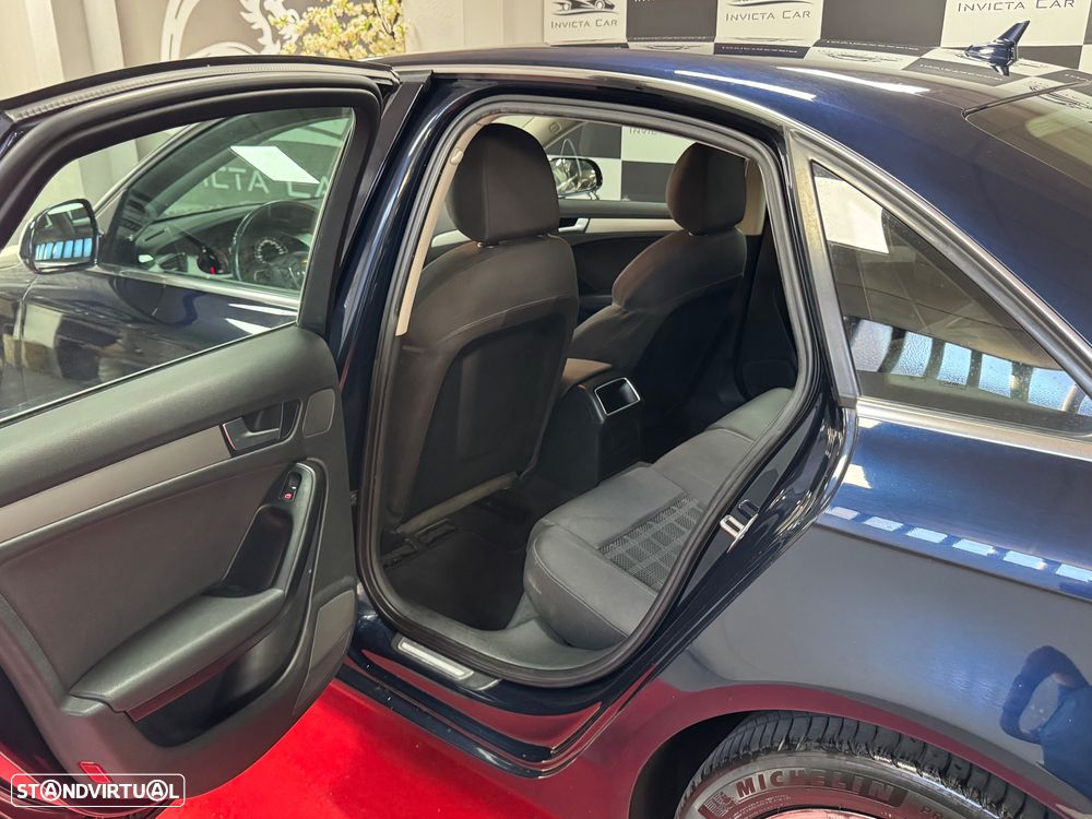 Audi A4 2.0 TDI exclusive - 36