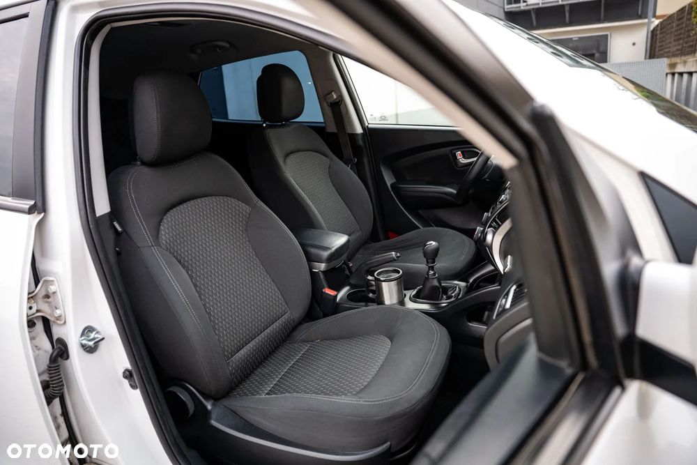 Hyundai ix35 1.6 2WD UEFA EURO 2012 Edition - 16