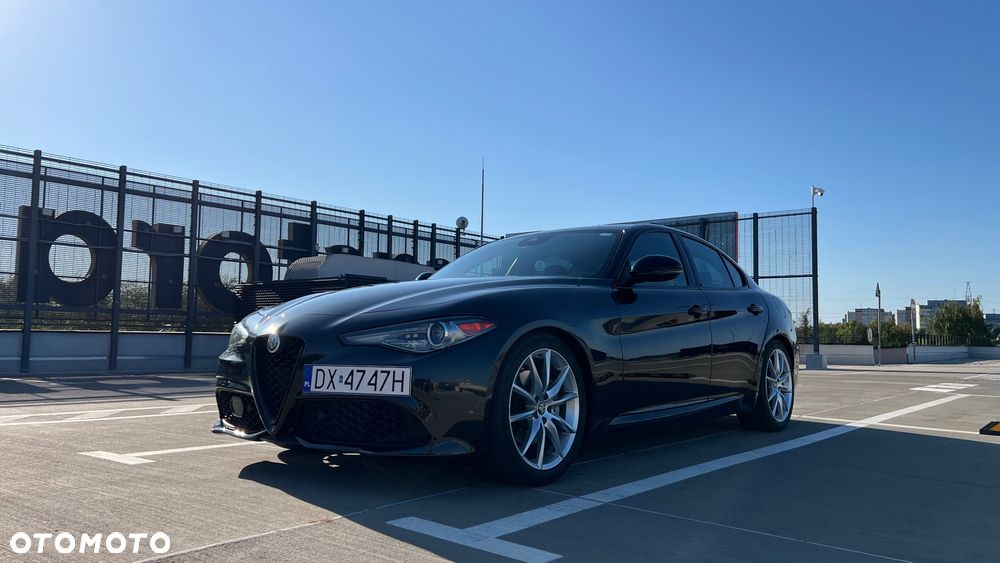 Alfa Romeo Giulia - 1