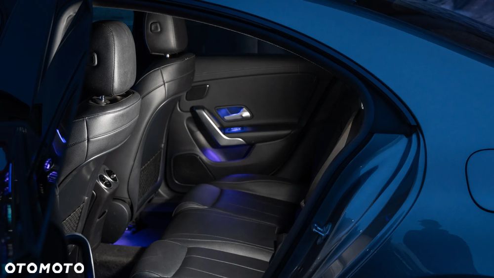 Mercedes-Benz CLA 180 d 7G-DCT AMG Line - 11