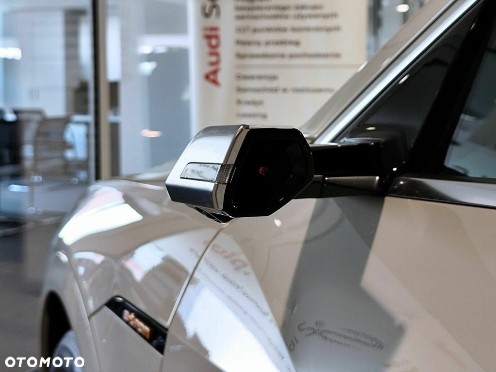 Audi e-tron Sportback 55 Quattro S Line - 11