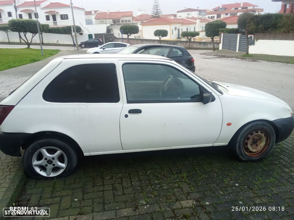Ford Fiesta 1.8 D Studio - 3