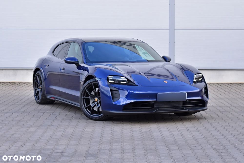 Porsche Taycan GTS Sport Turismo - 1