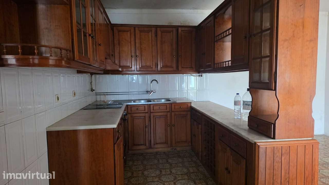 RESERVADA - Moradia térrea T5, habitável, sem licença - M. Grande - Grande imagem: 4/19