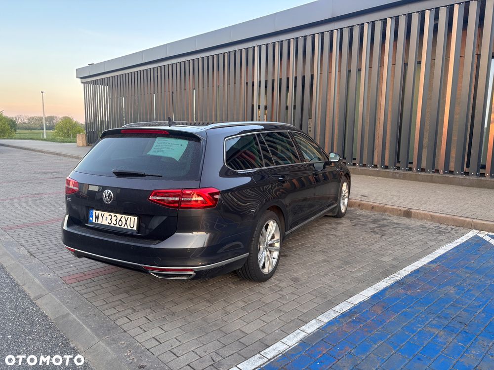 Volkswagen Passat - 12