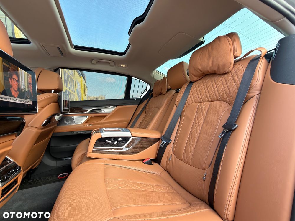 BMW Seria 7 - 32
