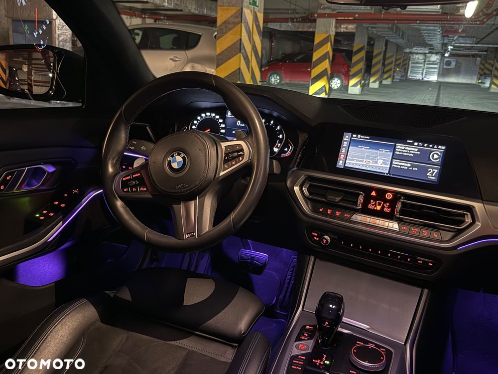 BMW Seria 3 318i M Sport - 31