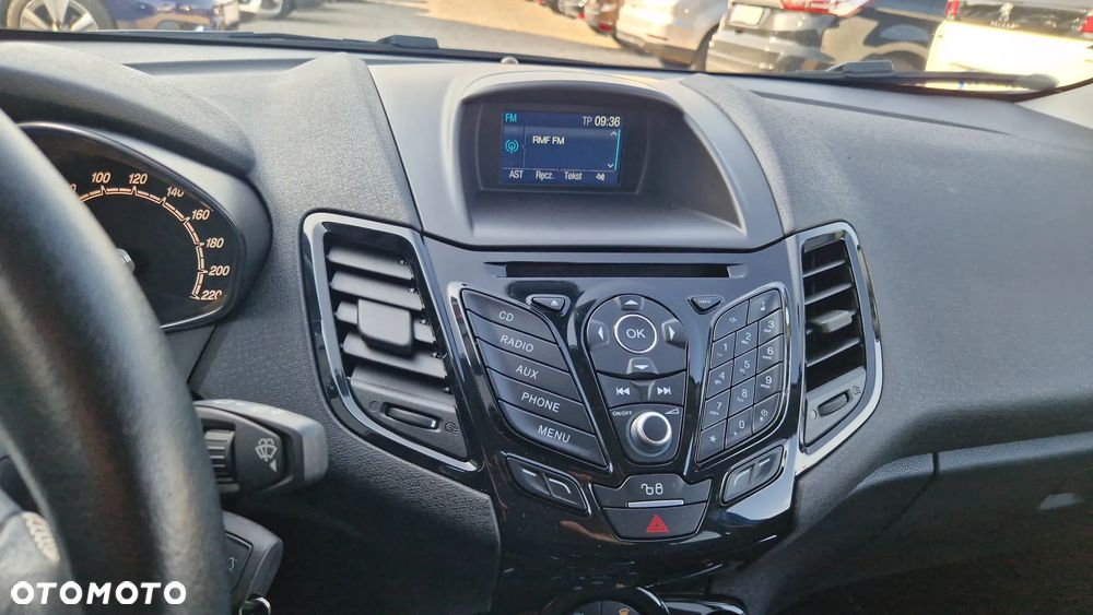 Ford Fiesta 1.0 EcoBoost S&S TITANIUM - 18