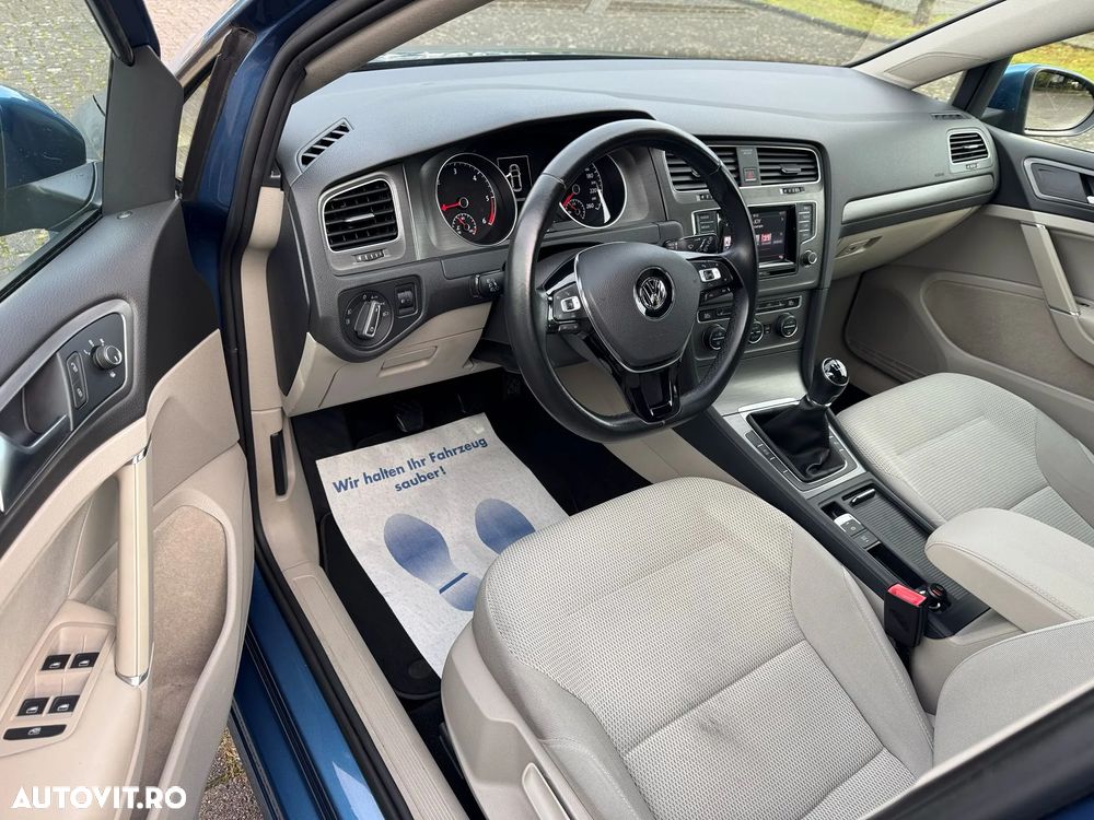 Volkswagen Golf 1.6 TDI DPF BlueMotion - 9