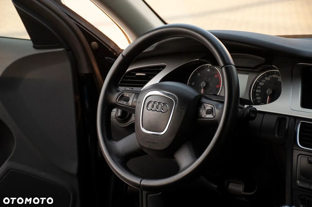 Audi A4 Avant 2.0 TDI DPF quattro Ambition - 28