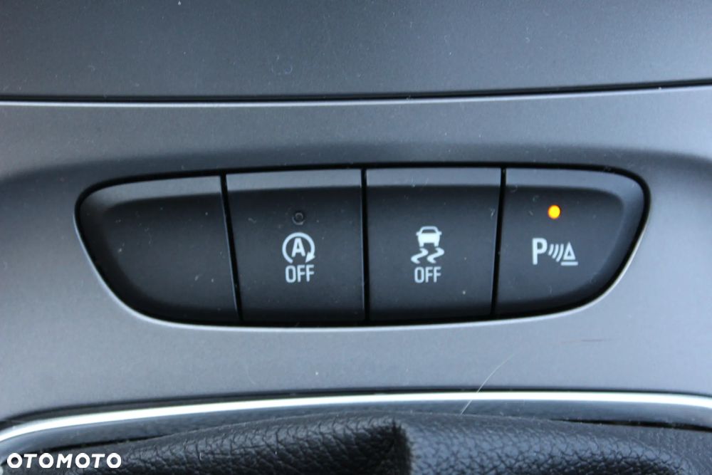 Opel Astra 1.6 D (CDTI) Dynamic - 24