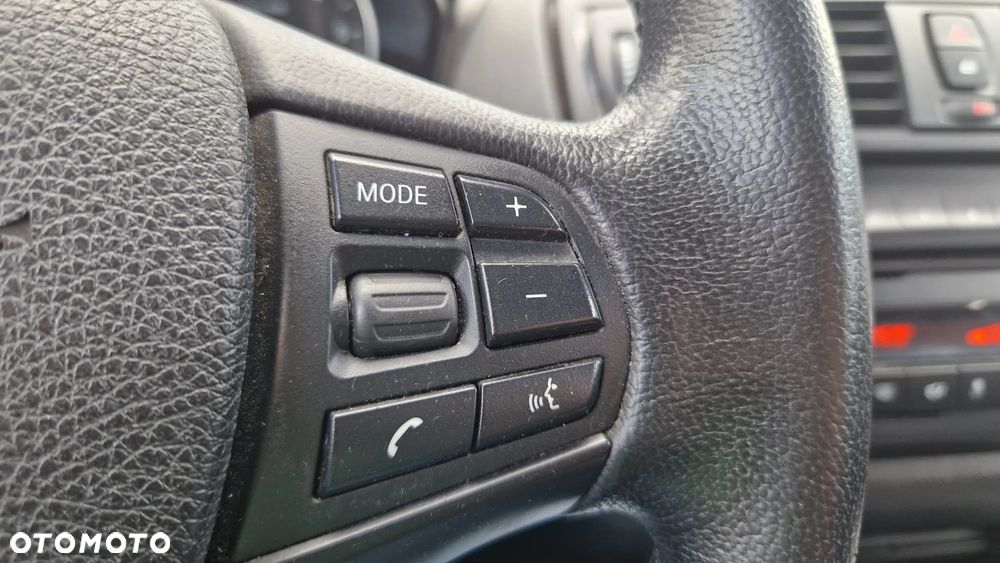 BMW Seria 1 118d Sport Line - 19