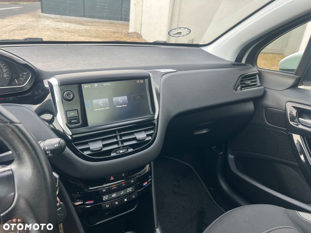 Peugeot 208 1.6 BlueHDi Allure S&S - 13