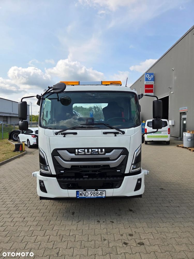 Isuzu F12 - 4