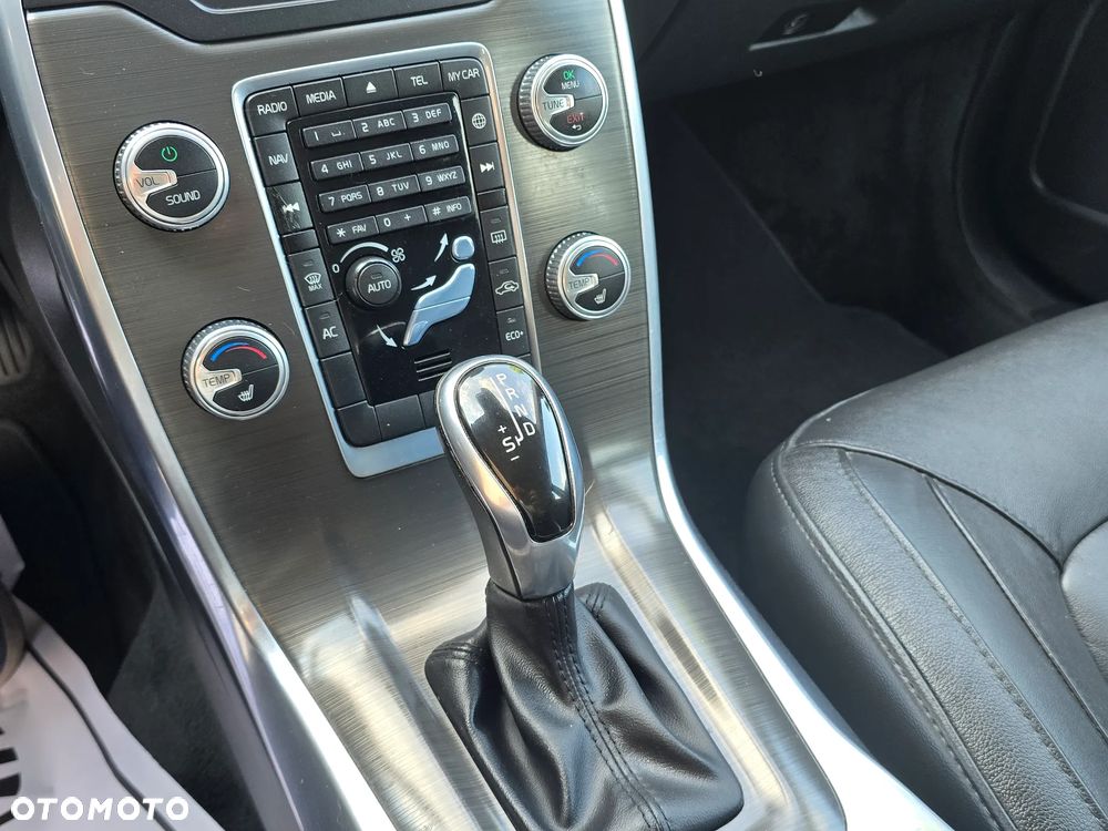 Volvo V70 D4 Geartronic Summum - 32