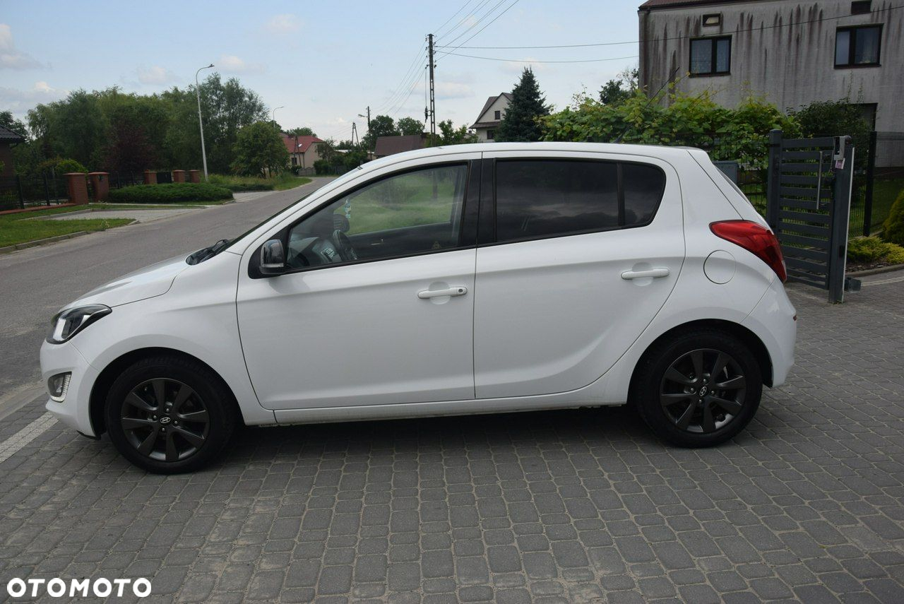 Hyundai i20 1.25 Wersja Jubileuszowa - 14
